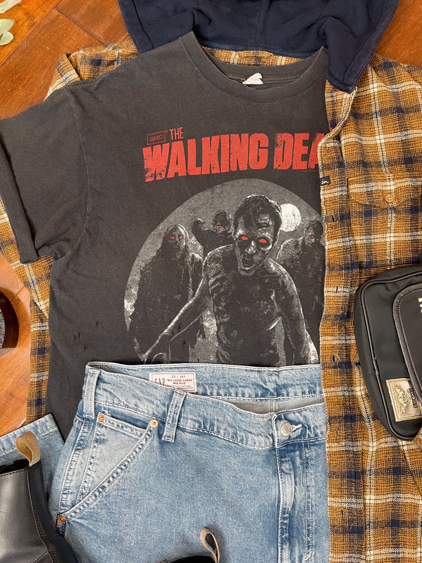 THRIFTED GRUNGY “AMC THE WALKING DEAD” T-SHIRT