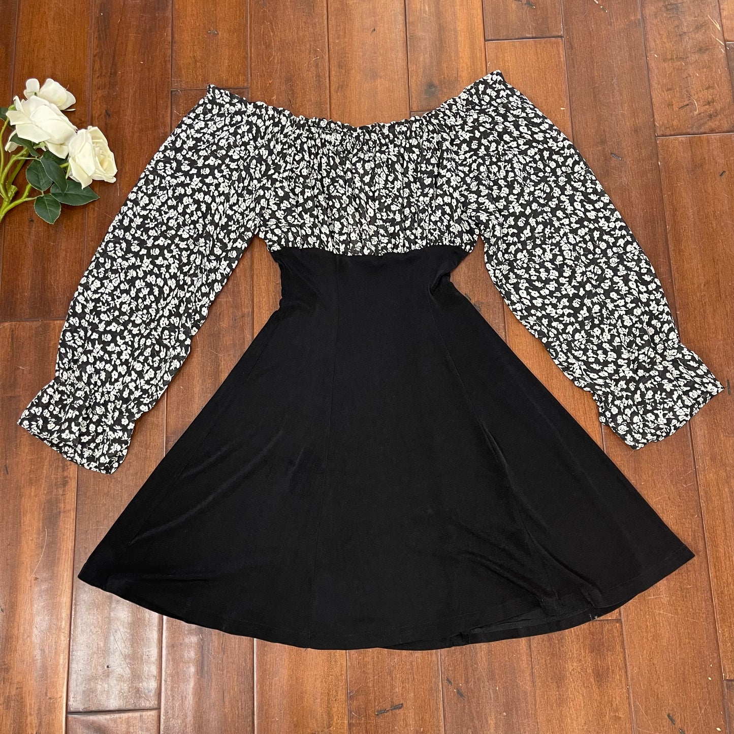 Vintage 90’s Carina Off-The-Shoulder Mini Dress