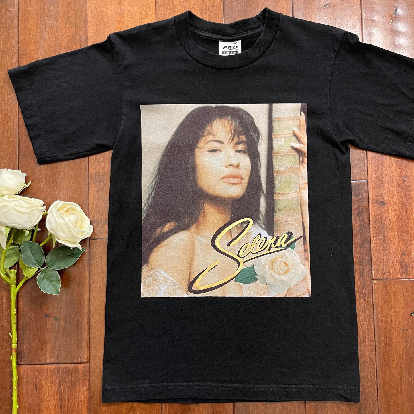 Vintage Selena Quintanilla Logo Rose Rare T-Shirt
