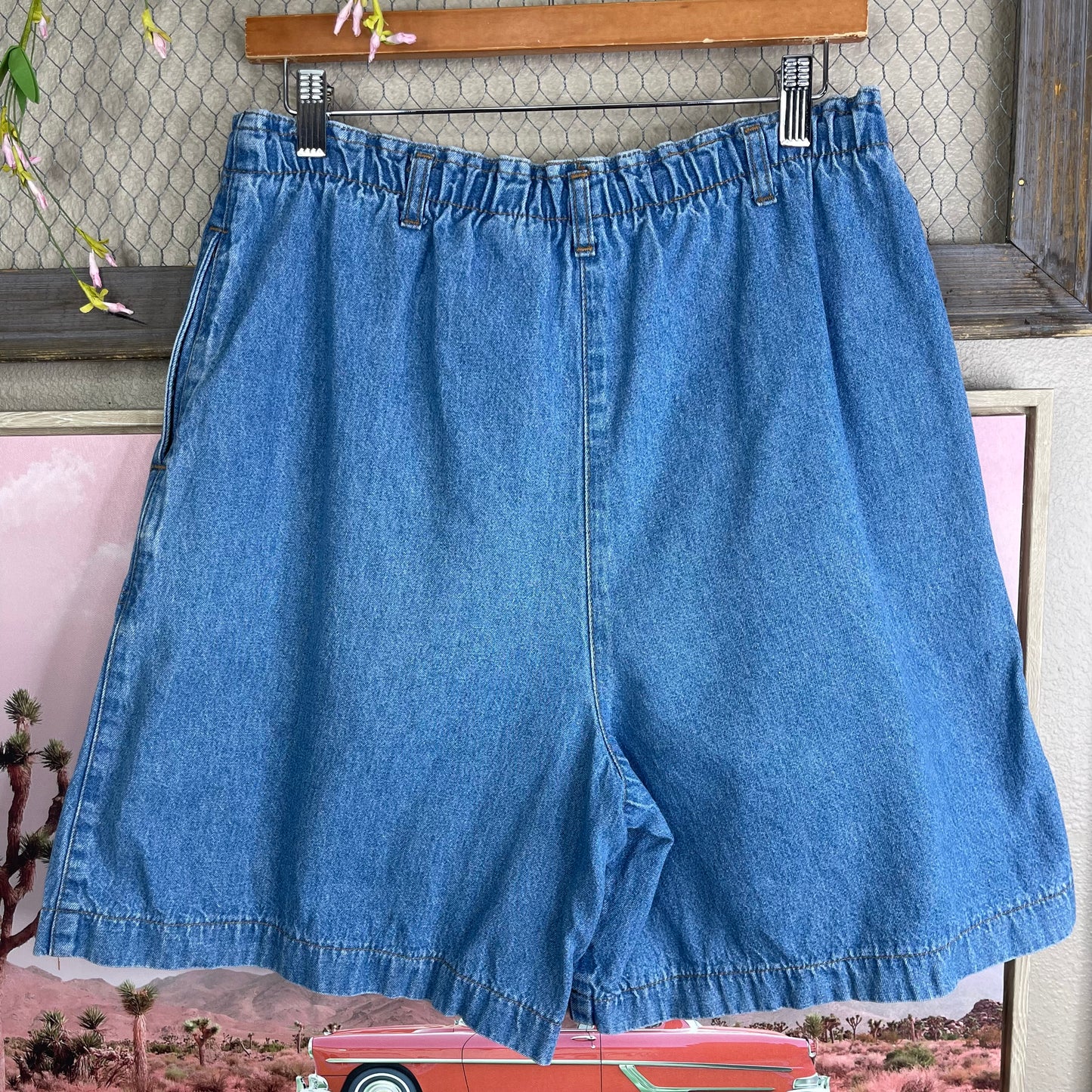 VINTAGE 90’S COMFY HIGH-WAISTED JEAN SHORTS