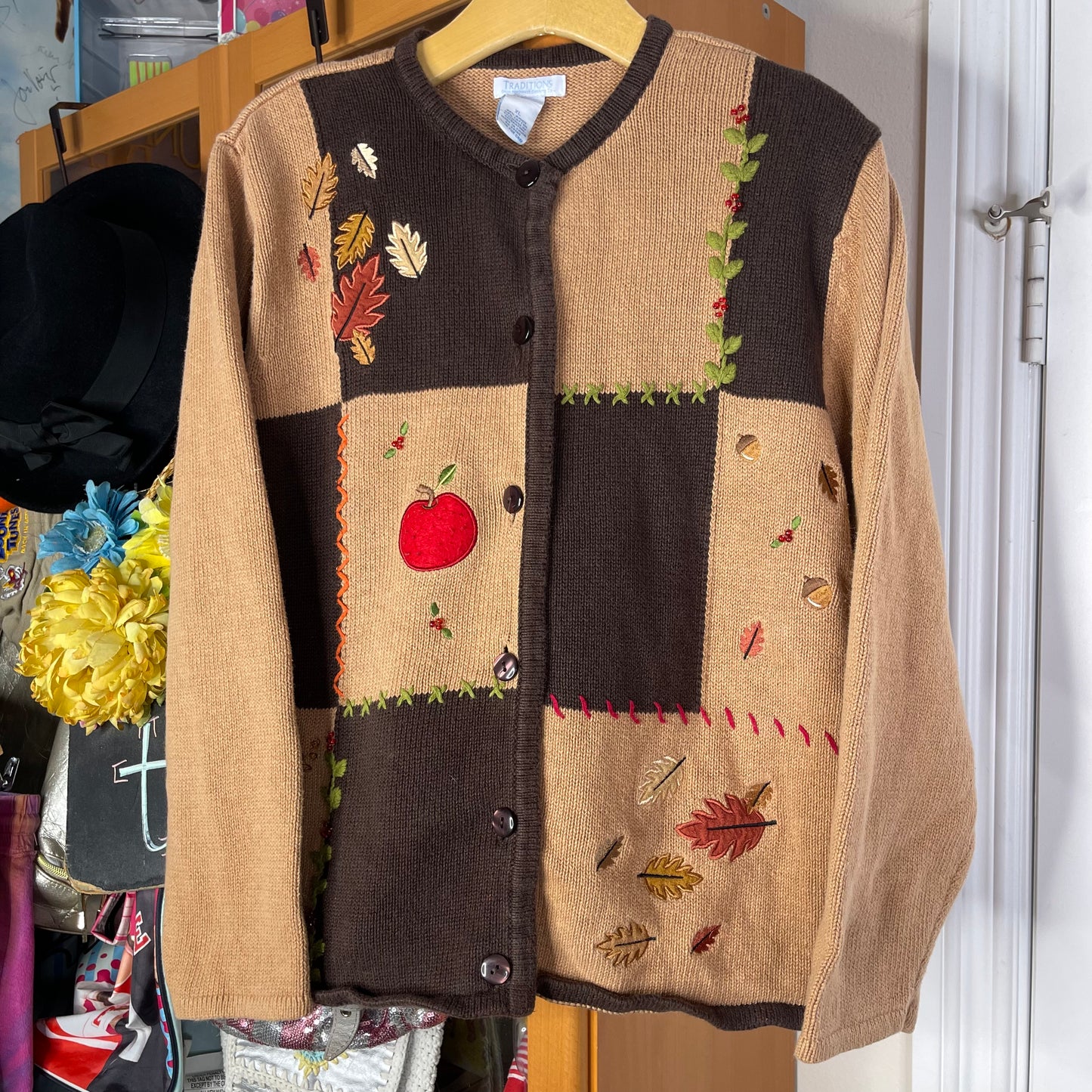 VINTAGE FALL LEAVES & APPLE CARDIGAN