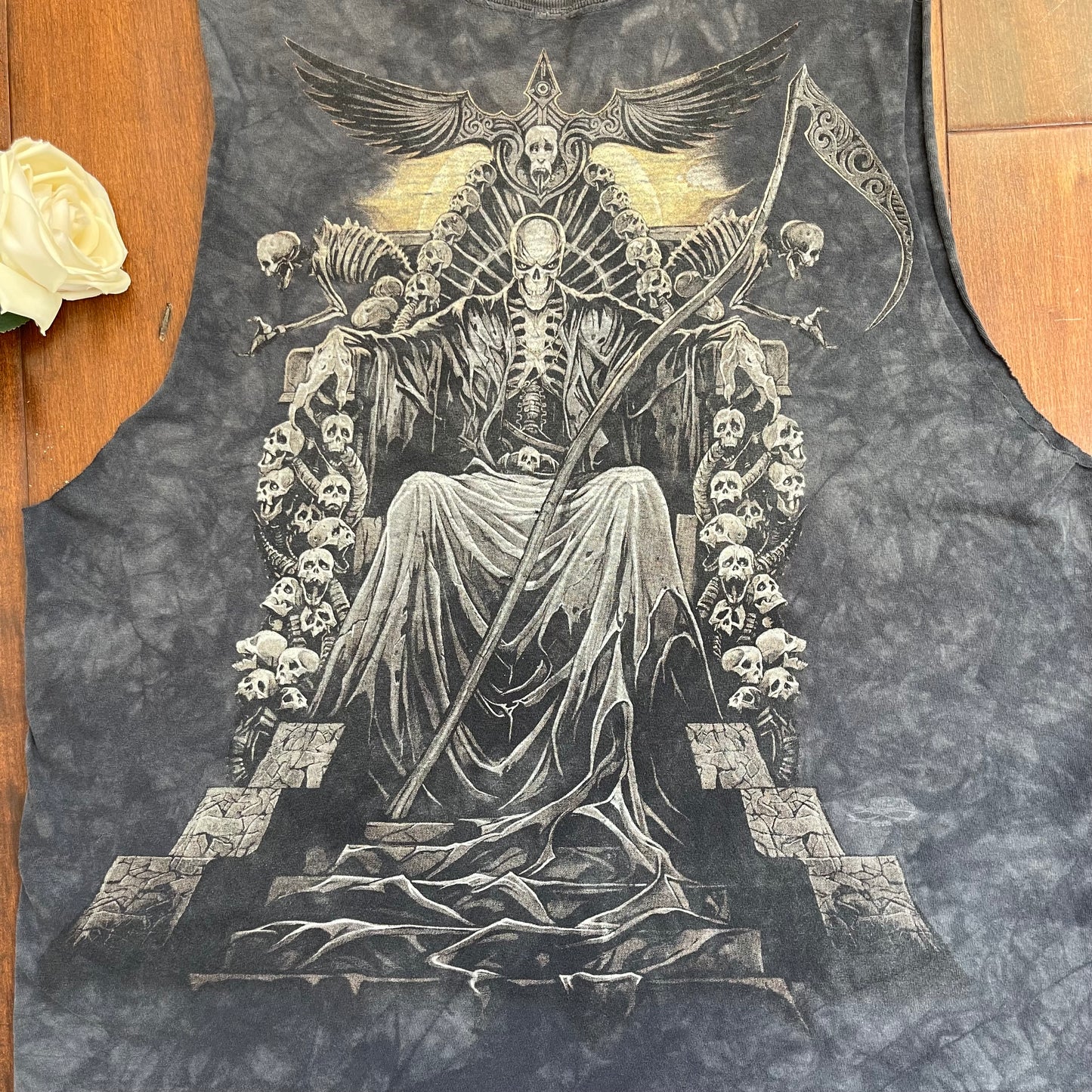 Vintage Y2K Grim Reapers Skull Throne T-Shirt