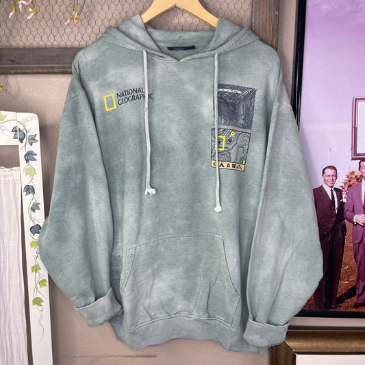 THRIFTED NATIONAL GEOGRAPHIC HOODIE