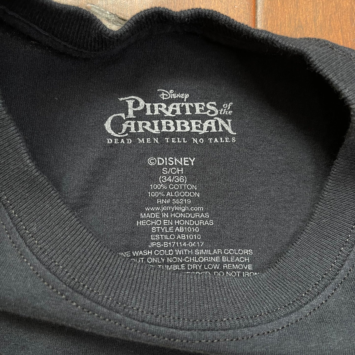 Vintage Y2K Pirates of The Caribbean T-Shirt