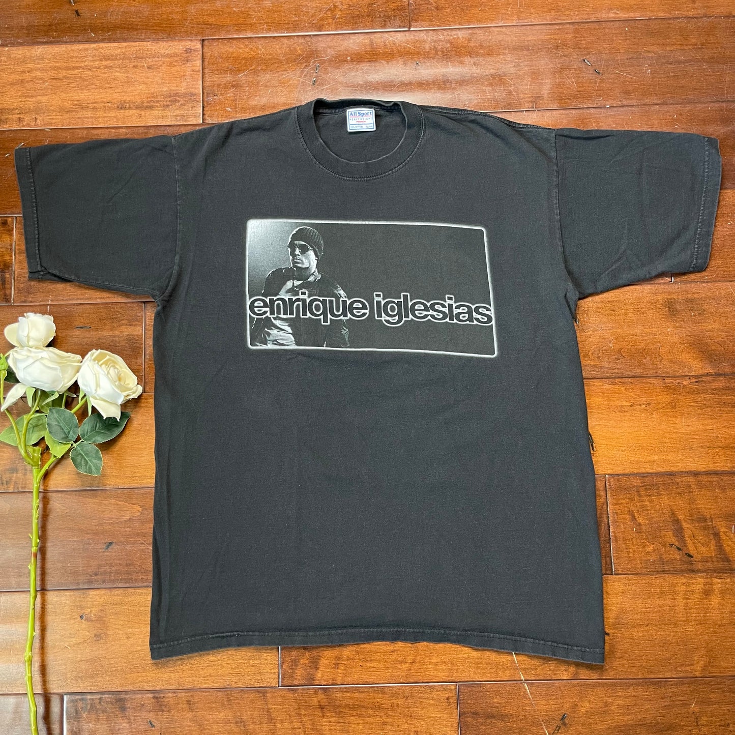Vintage Y2K 2002 Enrique Iglesias T-Shirt