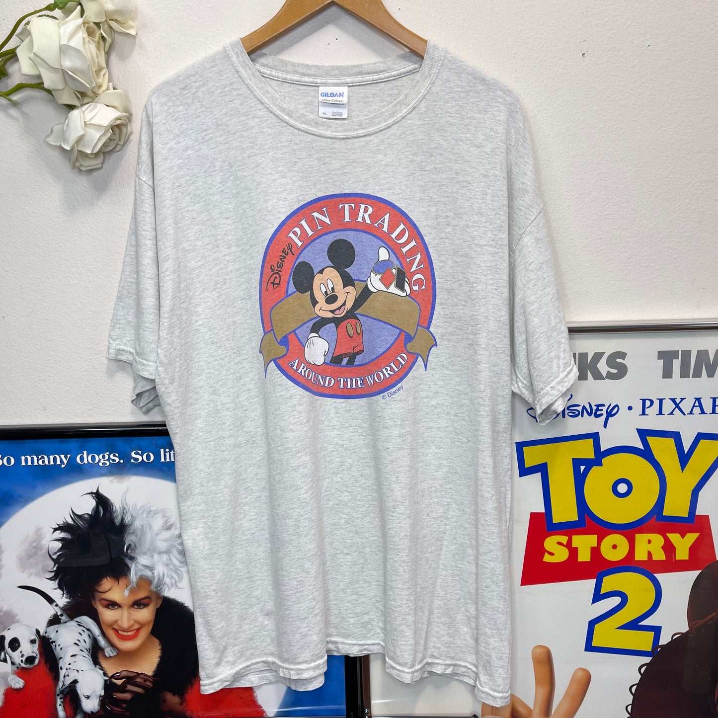 Vintage 90’s Disney Mickey Mouse Pin Trading Around The World T-Shirt