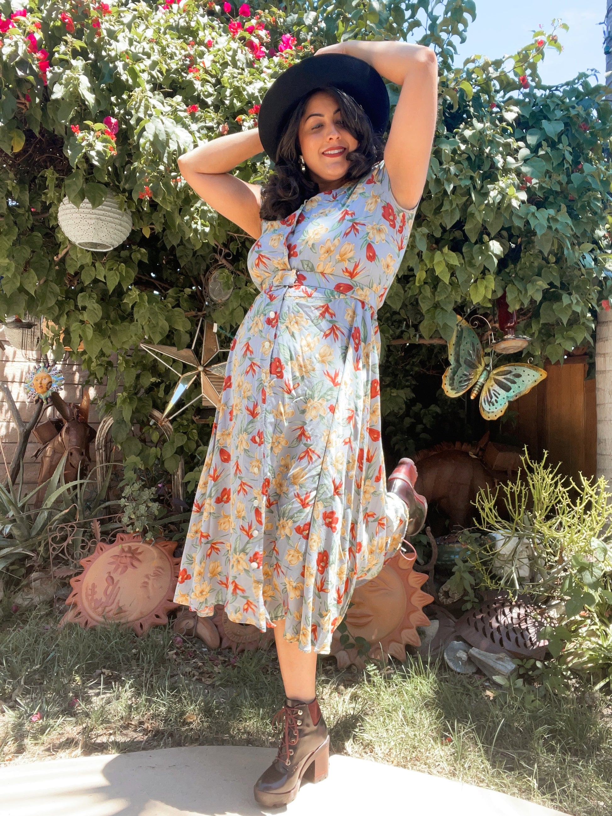 VINTAGE 90'S FLORAL TWIRL DRESS PopsikleShop VINTAGE 90'S FLORAL TWIRL DRESS PopsikleShop