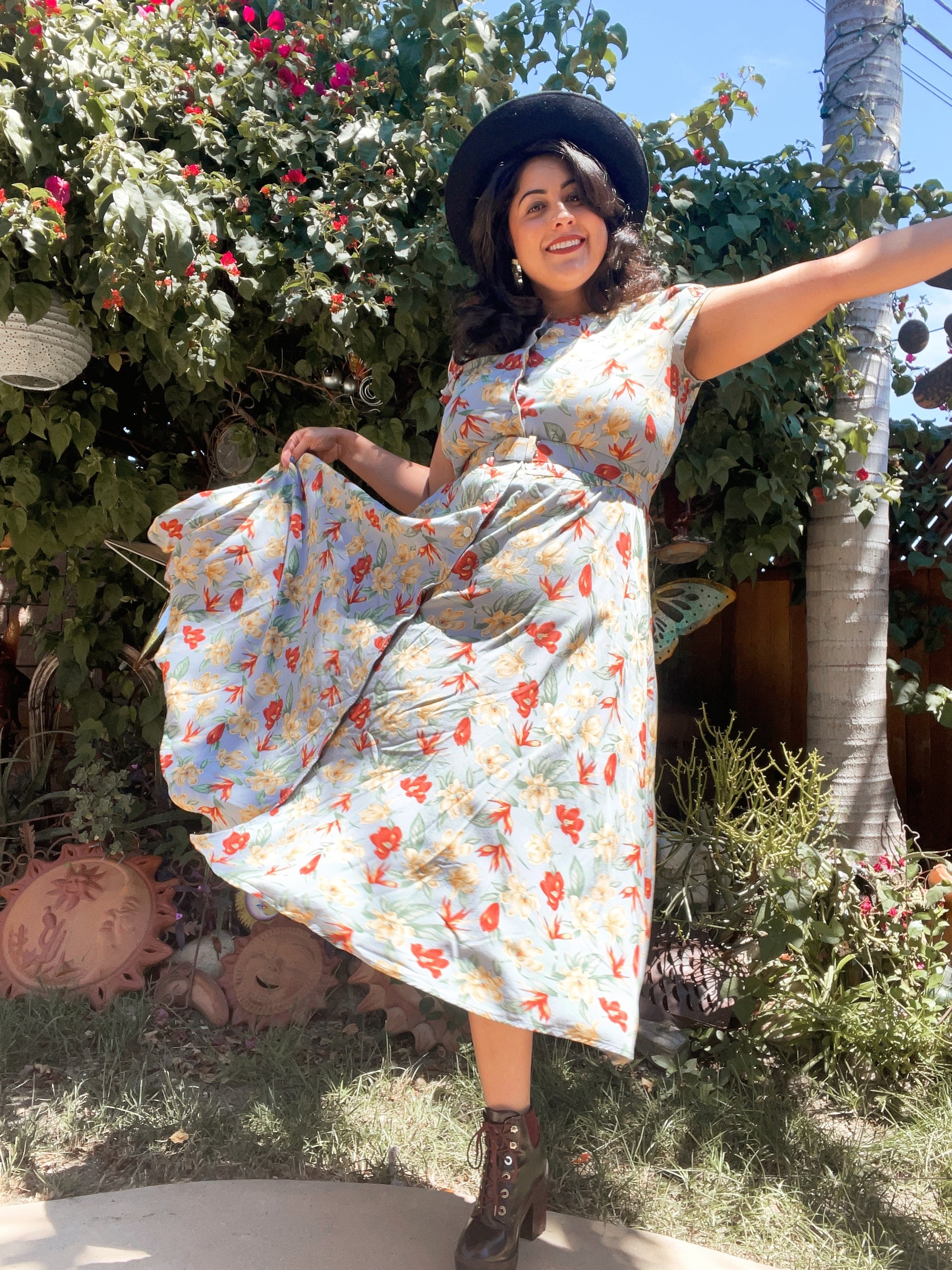 VINTAGE 90'S FLORAL TWIRL DRESS PopsikleShop VINTAGE 90'S FLORAL TWIRL DRESS PopsikleShop