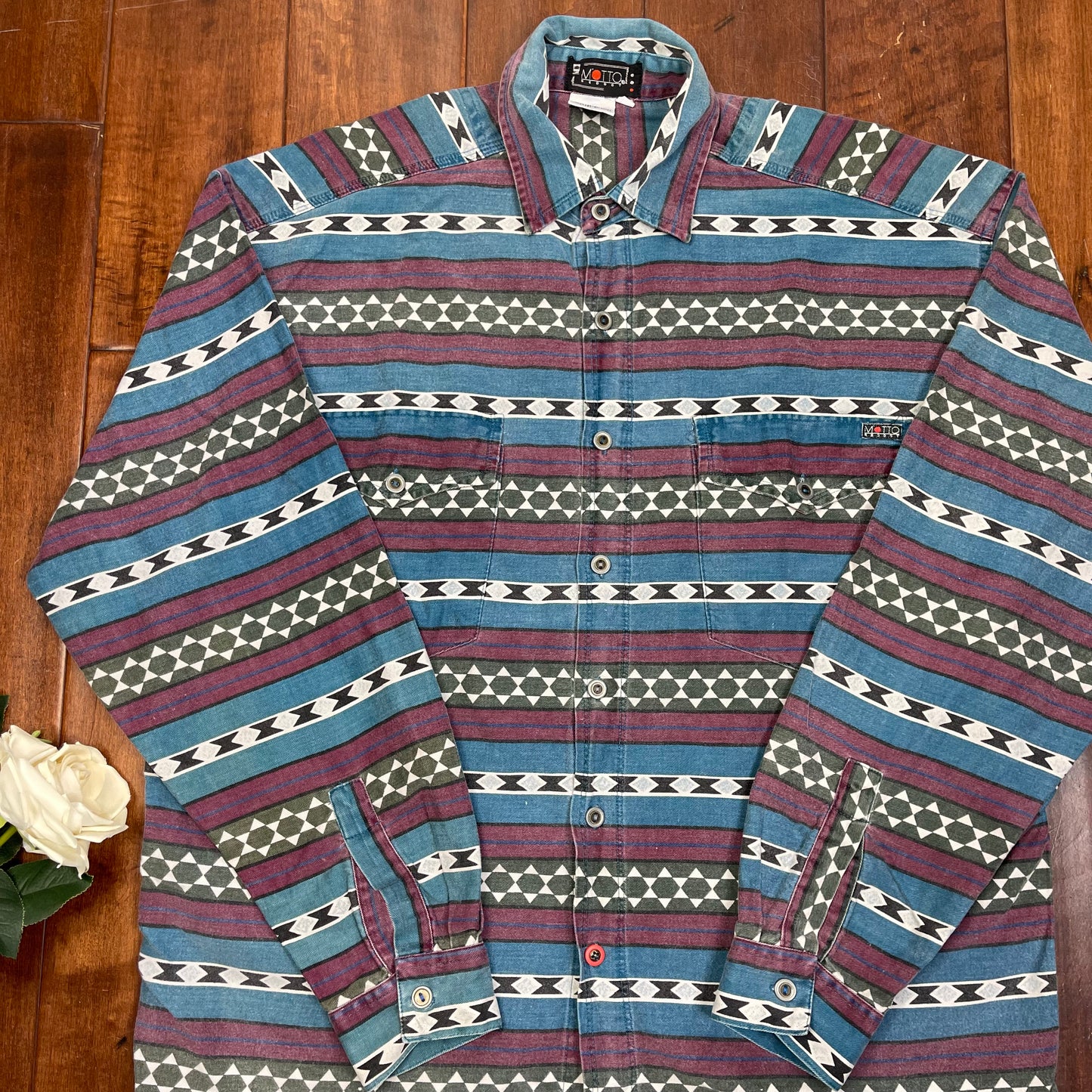 VINTAGE 90’S LONG SLEEVE BUTTON-UP