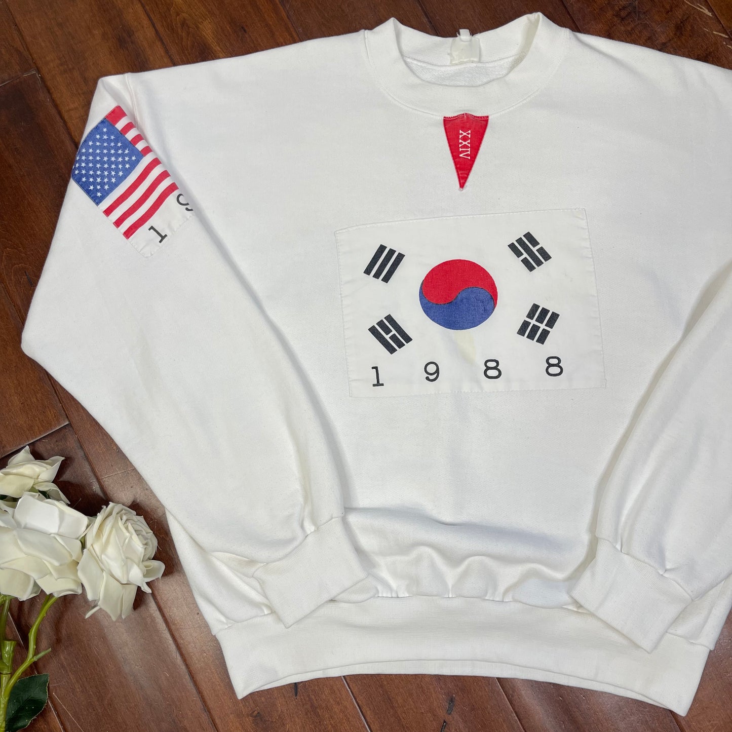 VINTAGE 1988 FLAGS OF THE NATIONS XXIV CREWNECK SWEATER