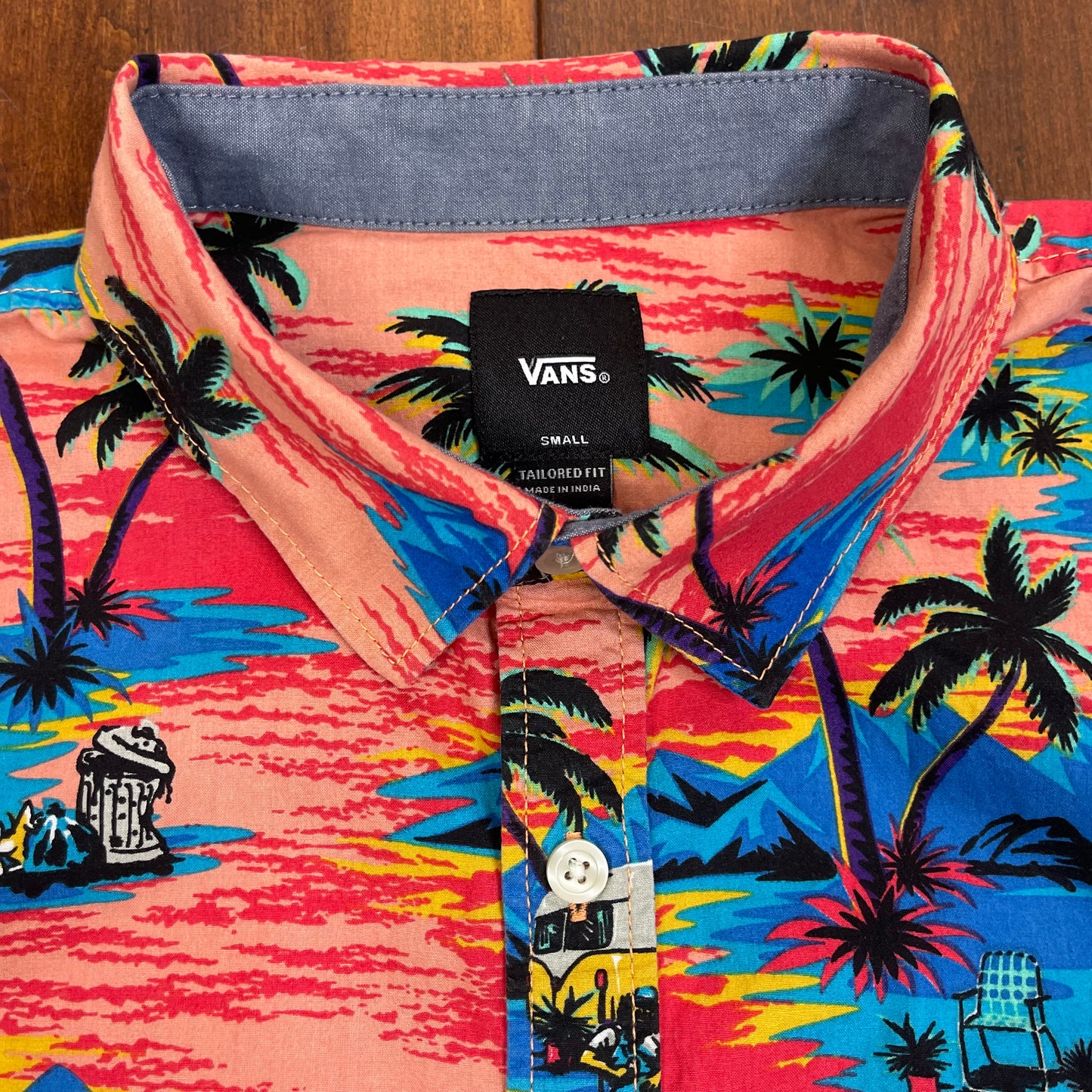 THRIFTED VANS VACATION BUTTON-UP