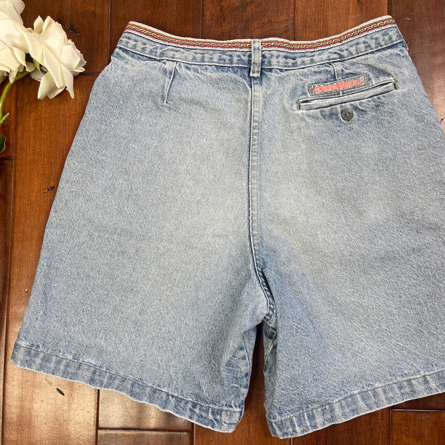 VINTAGE EMBROIDERED HIGH-WAISTED JEAN SHORTS