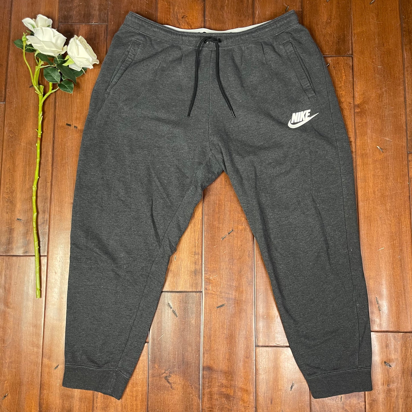 THRIFTED NIKE SWEATPANTS