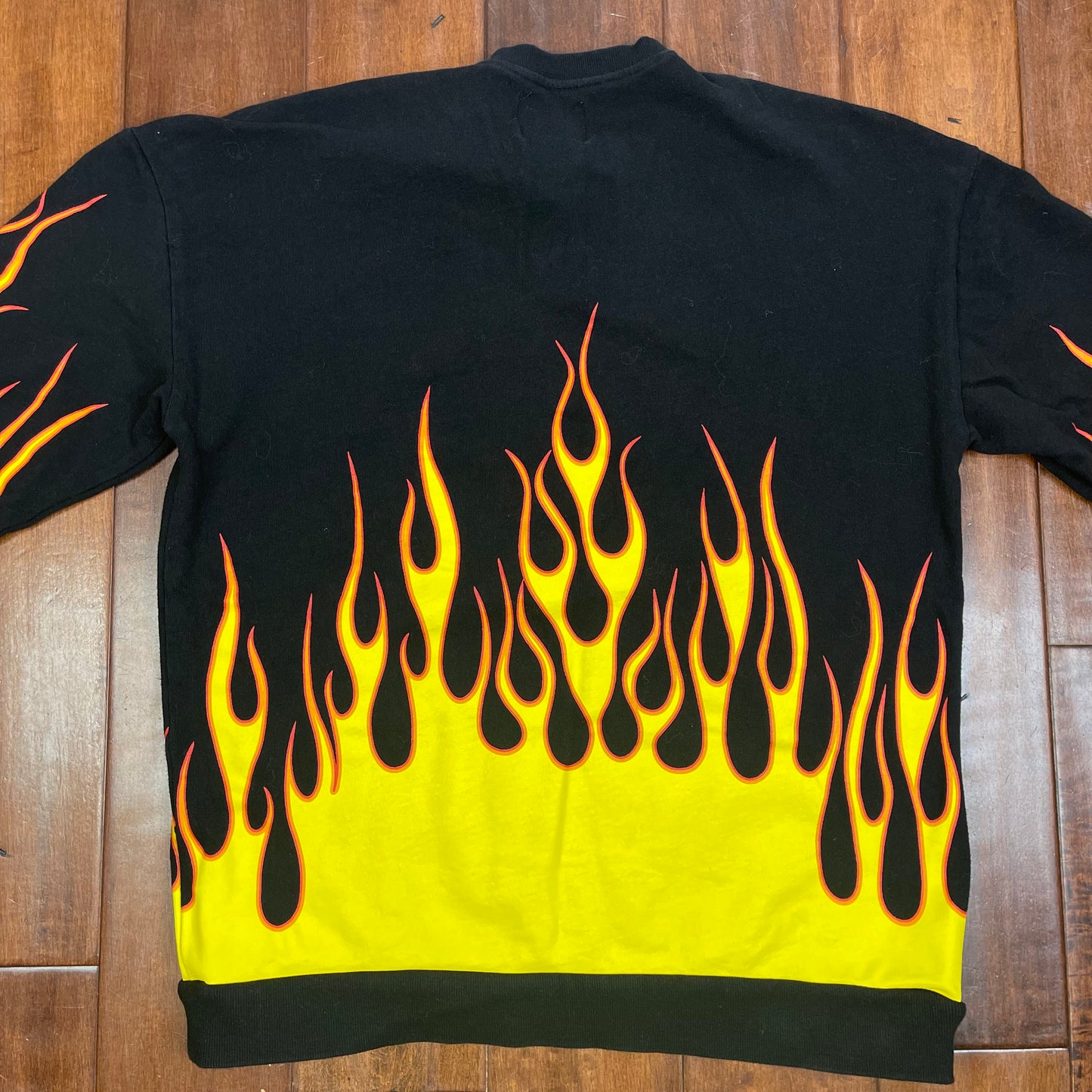 THRIFTED FLAMES CREWNECK