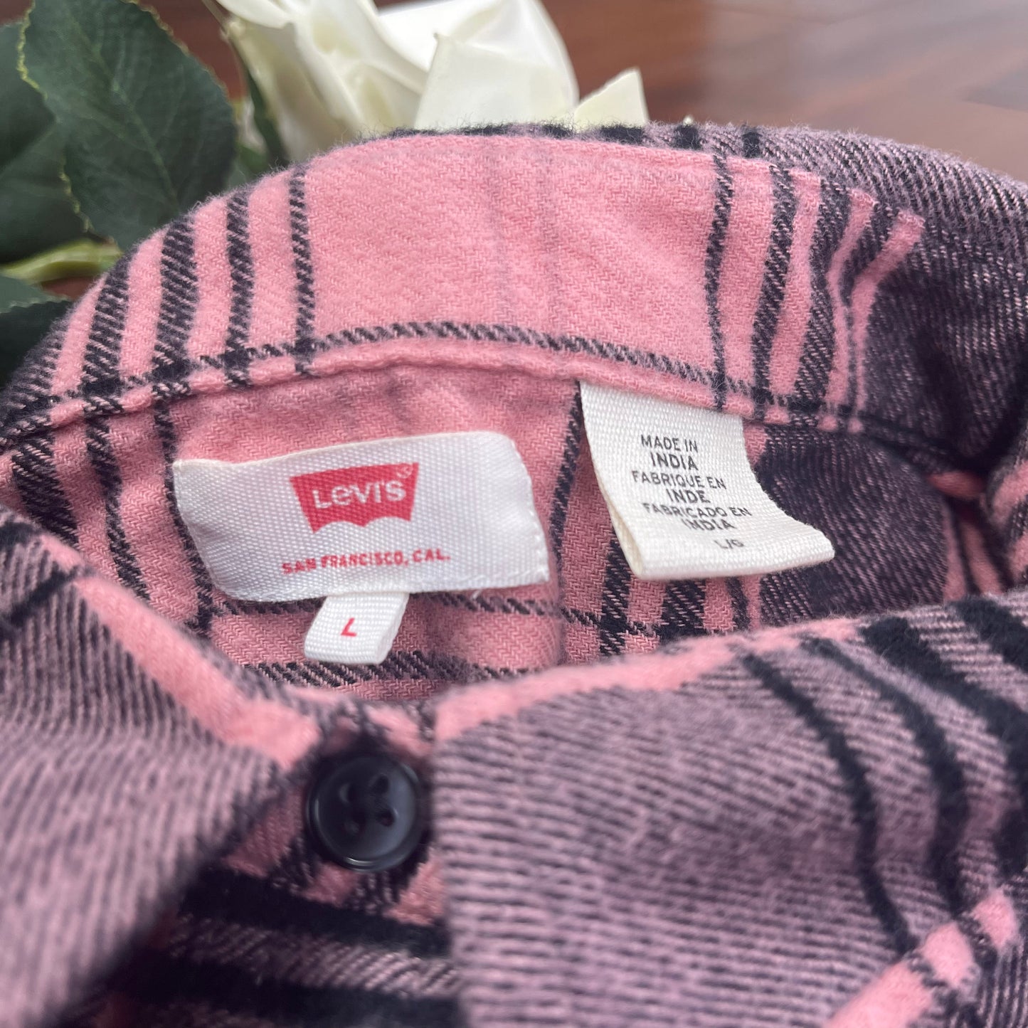 THRIFTED LEVIS BOXED FLANNEL BUTTON-UP