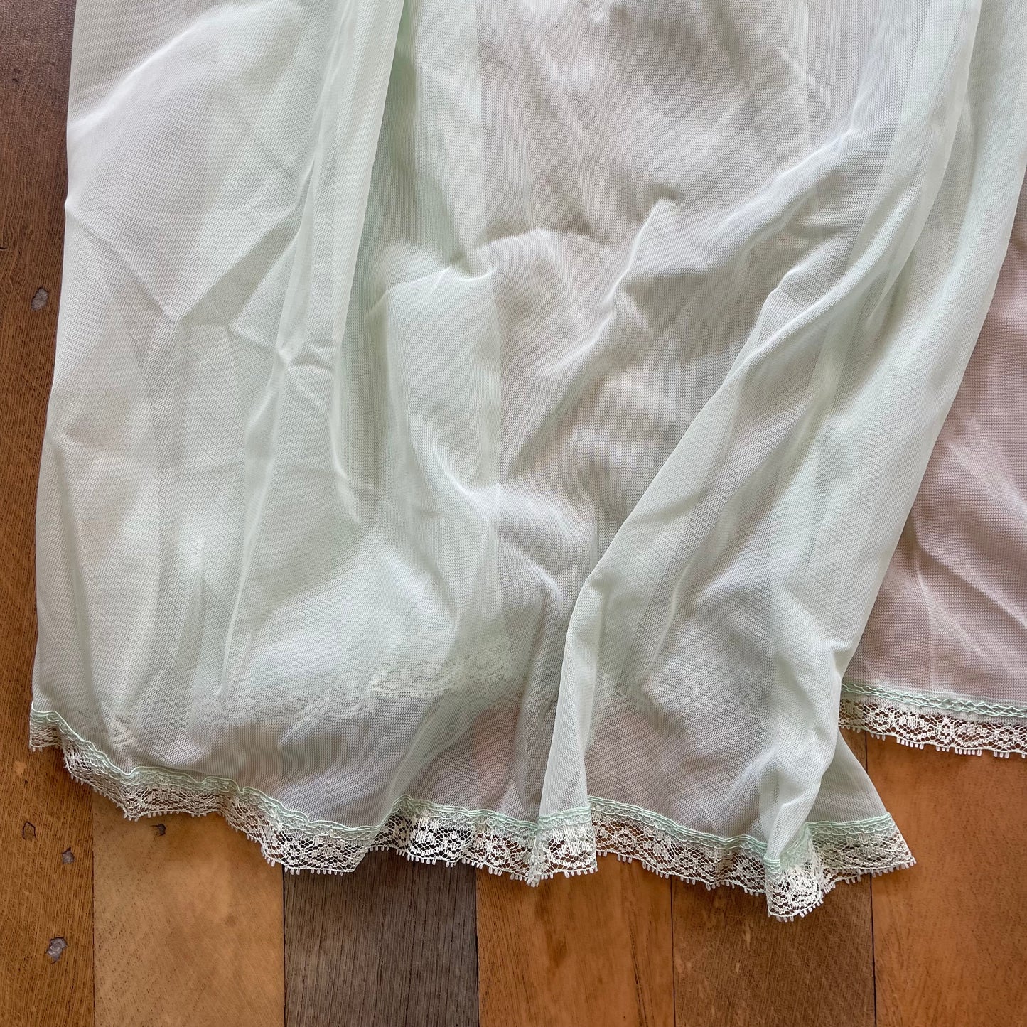 VINTAGE 60’S RUFFLED SHOULDER NIGHTGOWN