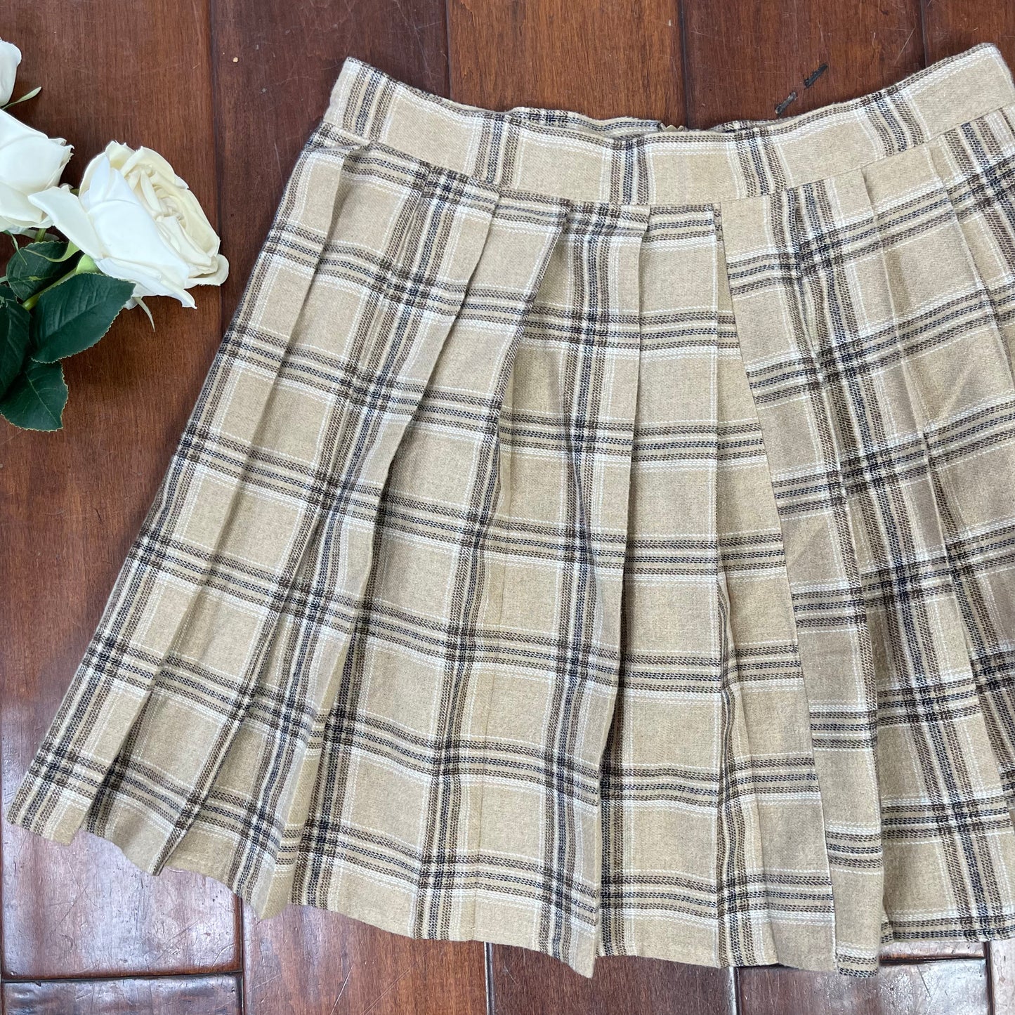 THRIFTED PLEATED SKIRT