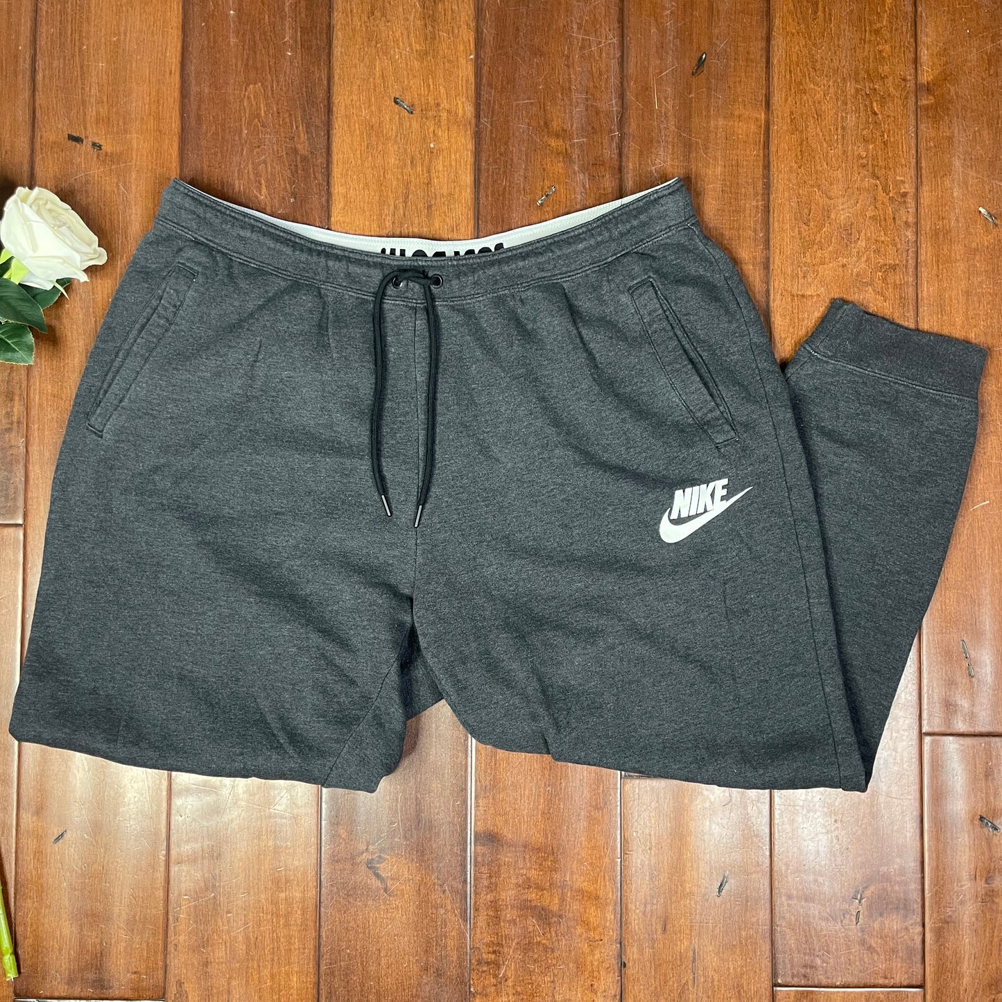 THRIFTED NIKE SWEATPANTS