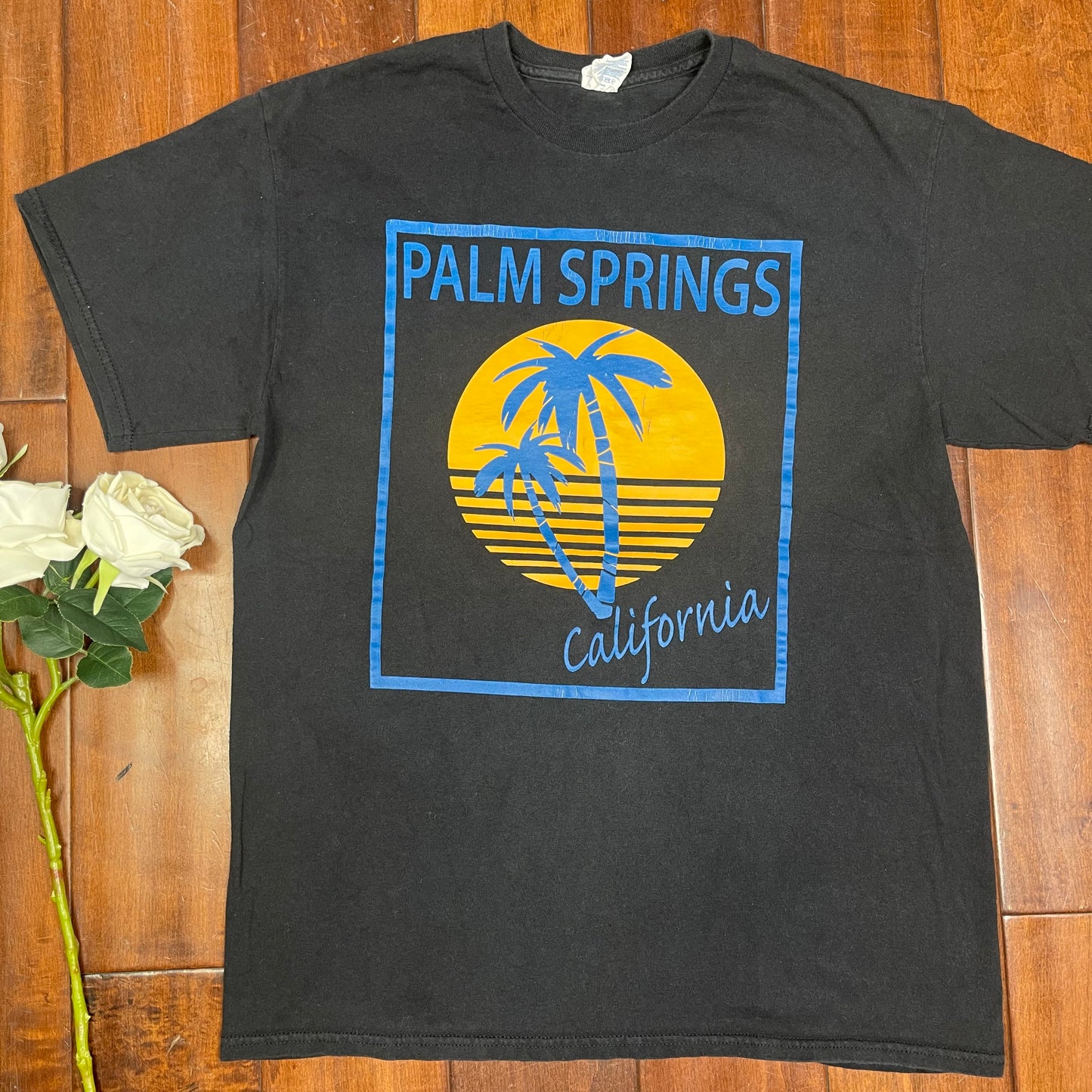 THRIFTED PALM SPRINGS RETRO STYLE T-SHIRT